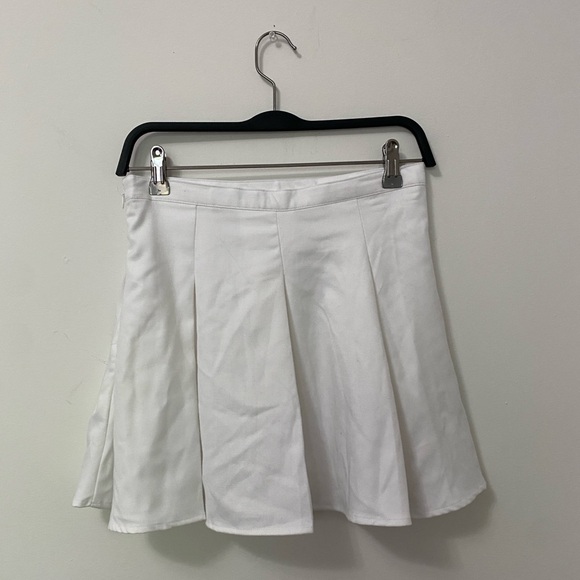 NWOT White Pleated Skirt 🤍 - Picture 5 of 7